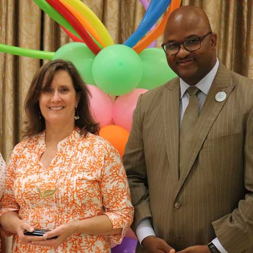 First Presbyterian Receives VIPS Golden Apple Award